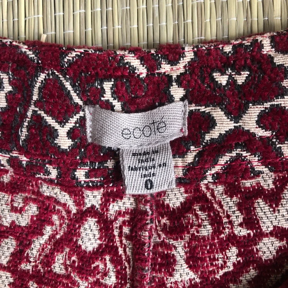 Ecote Urban Outfitters Red Boho Shorts - Size 0 - Picture 3 of 5
